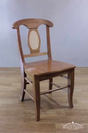 Cadeira Ovo natural com palha indiana no encosto